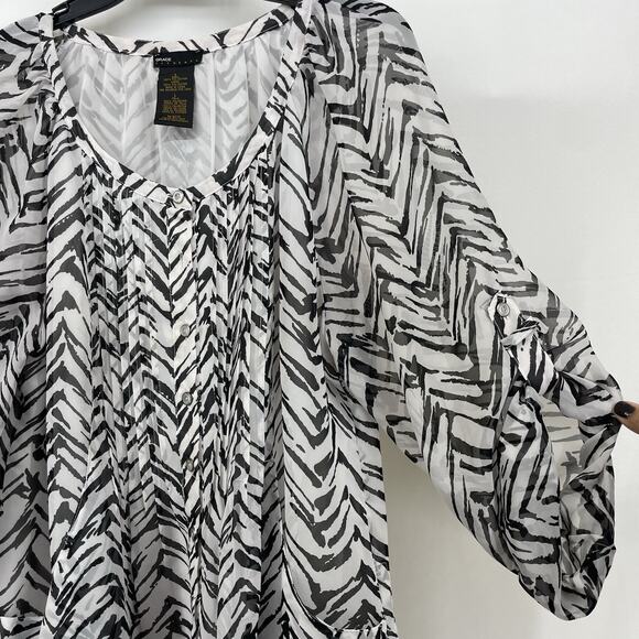 Grace Elements Size L Pintuck Pleated Blouse Zebra Animal Print Tunic Top Pocket - Picture 3 of 7